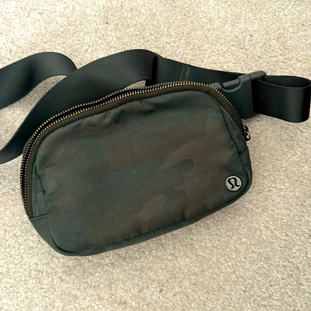 Lululemon Everyday Bag